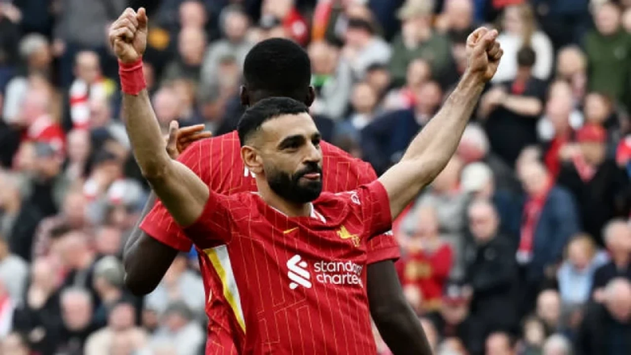 জল্পনা কাটিয়ে ২০২৭ সাল পর্যন্ত লিভারপুলে সালাহ