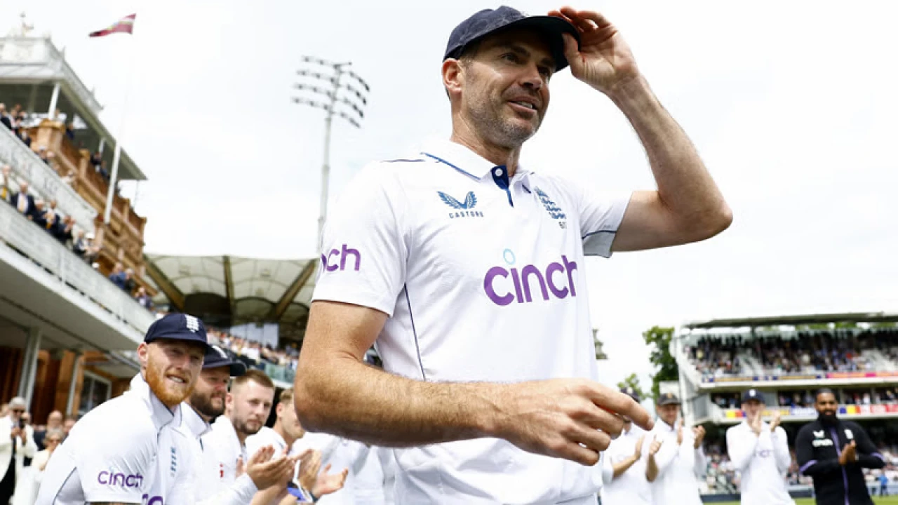 নাইটহুড সম্মাননা পাচ্ছেন অ্যান্ডারসন