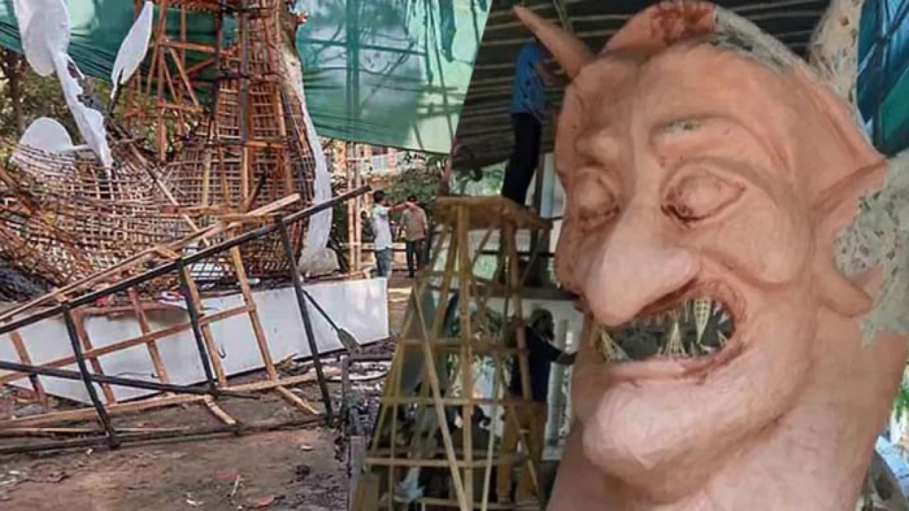 পুরোপুরি পুড়ে ছাই ‘ফ্যাসিবাদের মুখাকৃতি’