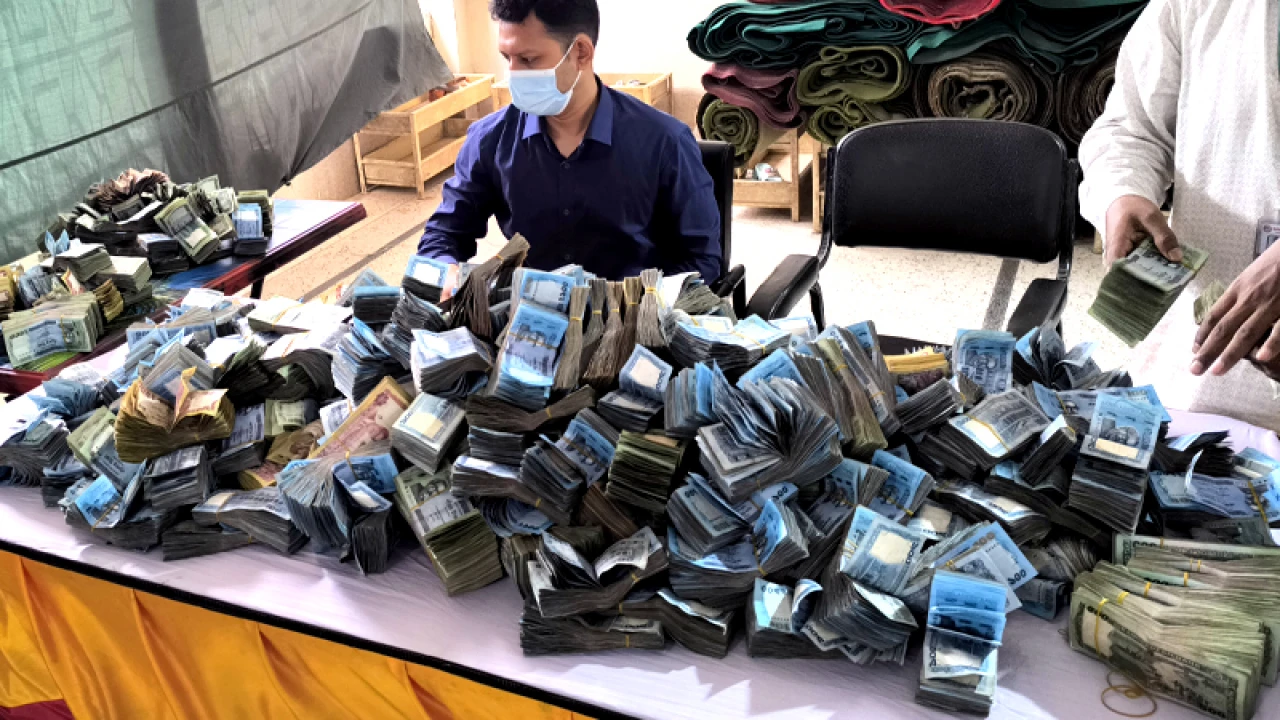 পাগলা মসজিদে দানের রেকর্ড, বাক্সে মিলল ৯ কোটি ১৭ লাখ টাকা