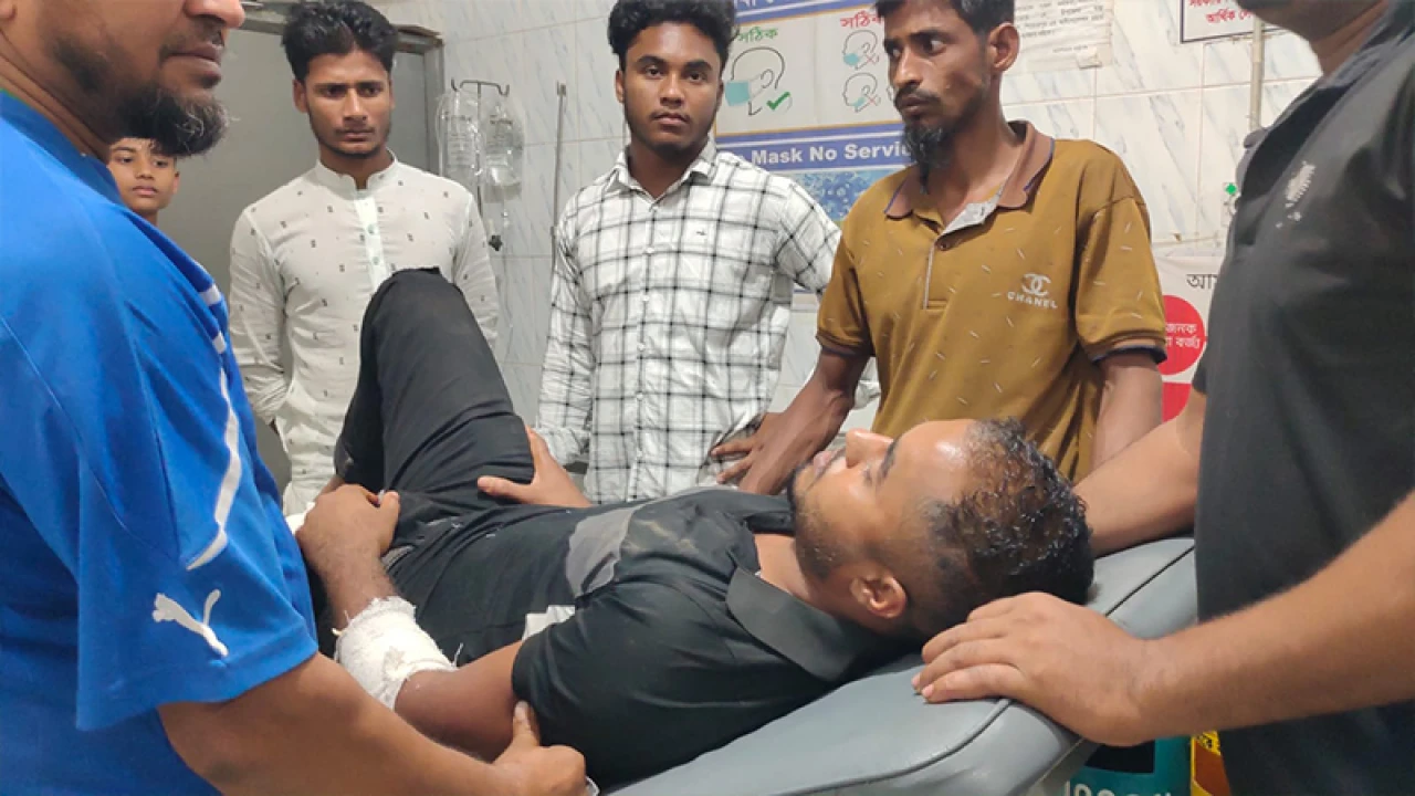 চাঁদা চাওয়ায় বিএনপির দুই গ্রুপের সংঘর্ষ, আহত ১১