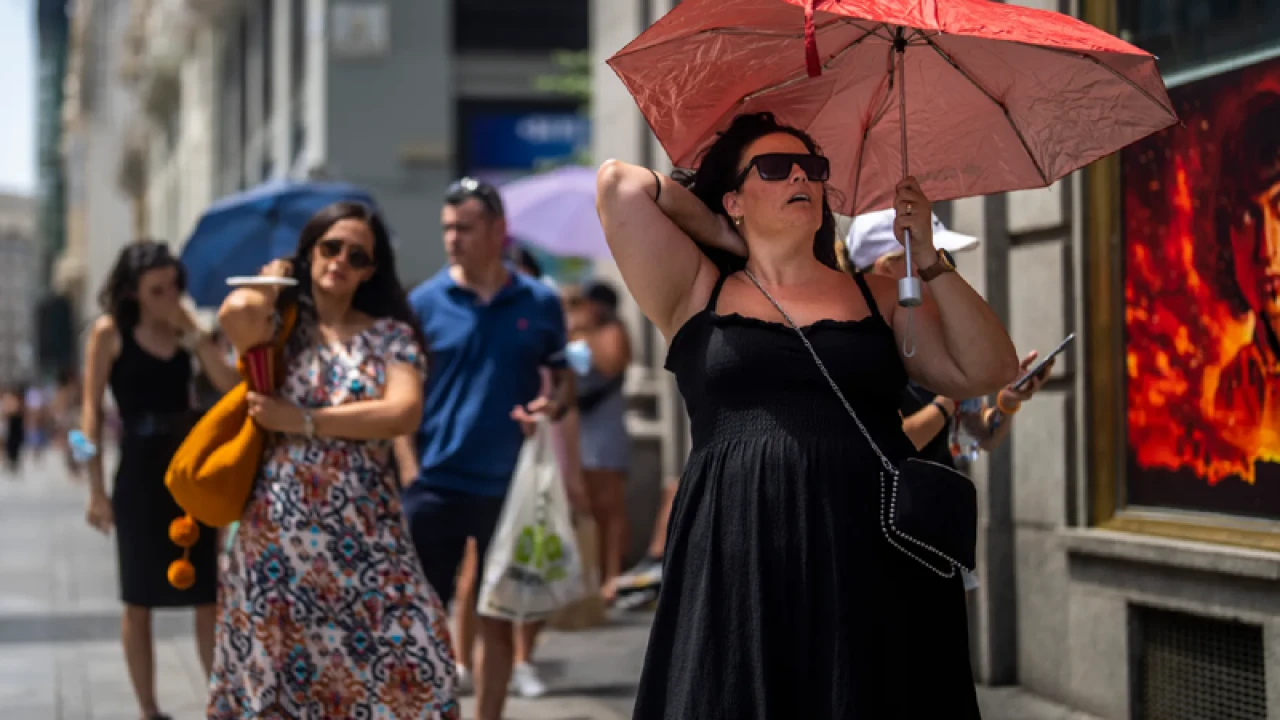 তীব্র গরম ও বন্যার ঝুঁকিতে ইউরোপের একাধিক শহর