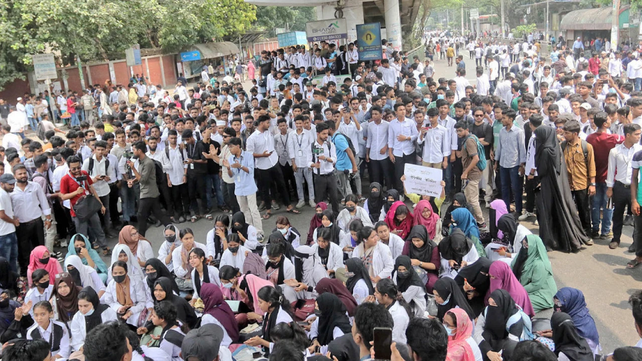 কাফনের কাপড় বেঁধে গণমিছিল করবে পলিটেকনিক শিক্ষার্থীরা