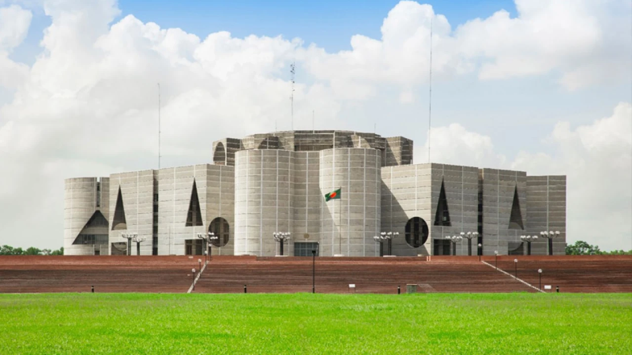 ডিসেম্বরেই নির্বাচন দিতে হবে, আগে রোডম্যাপ