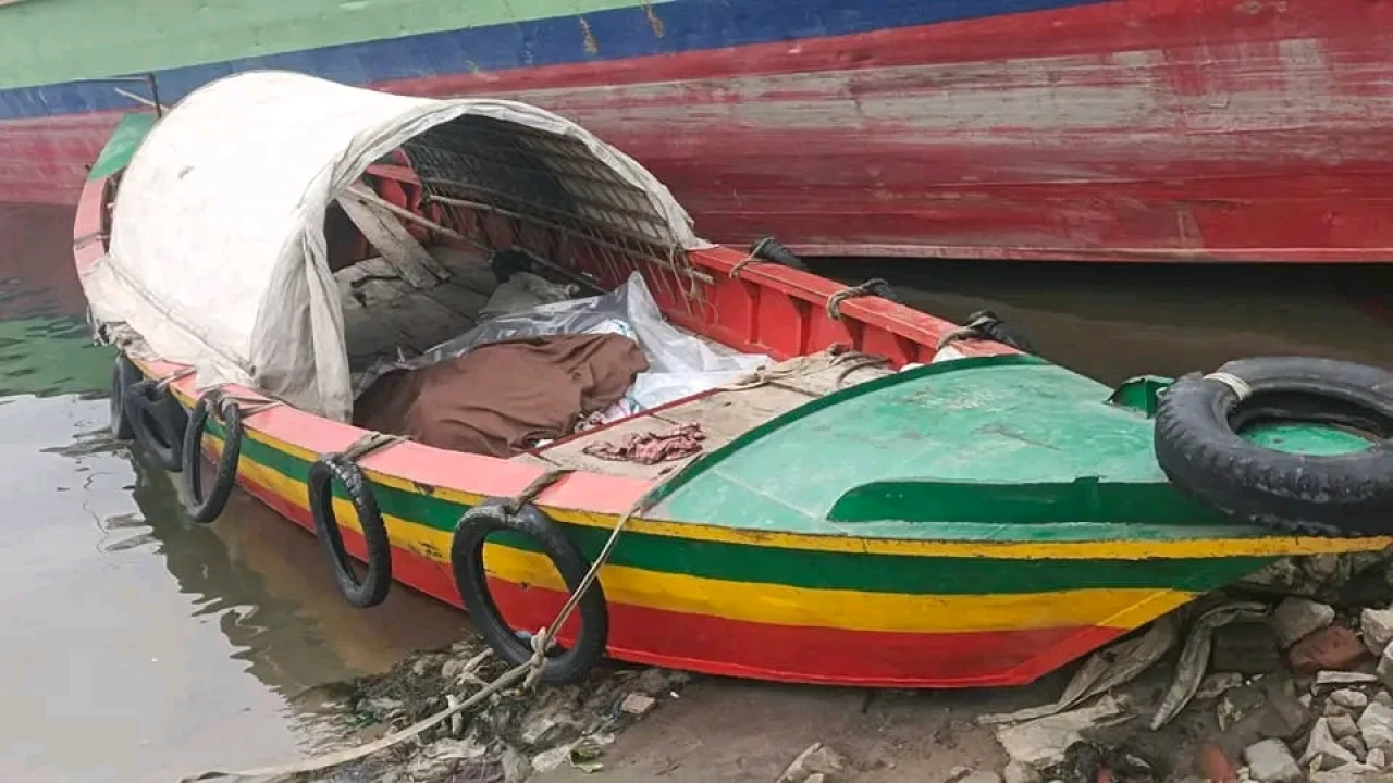 গজারিয়ায় নৌযান শ্রমিকের লাশ উদ্ধার