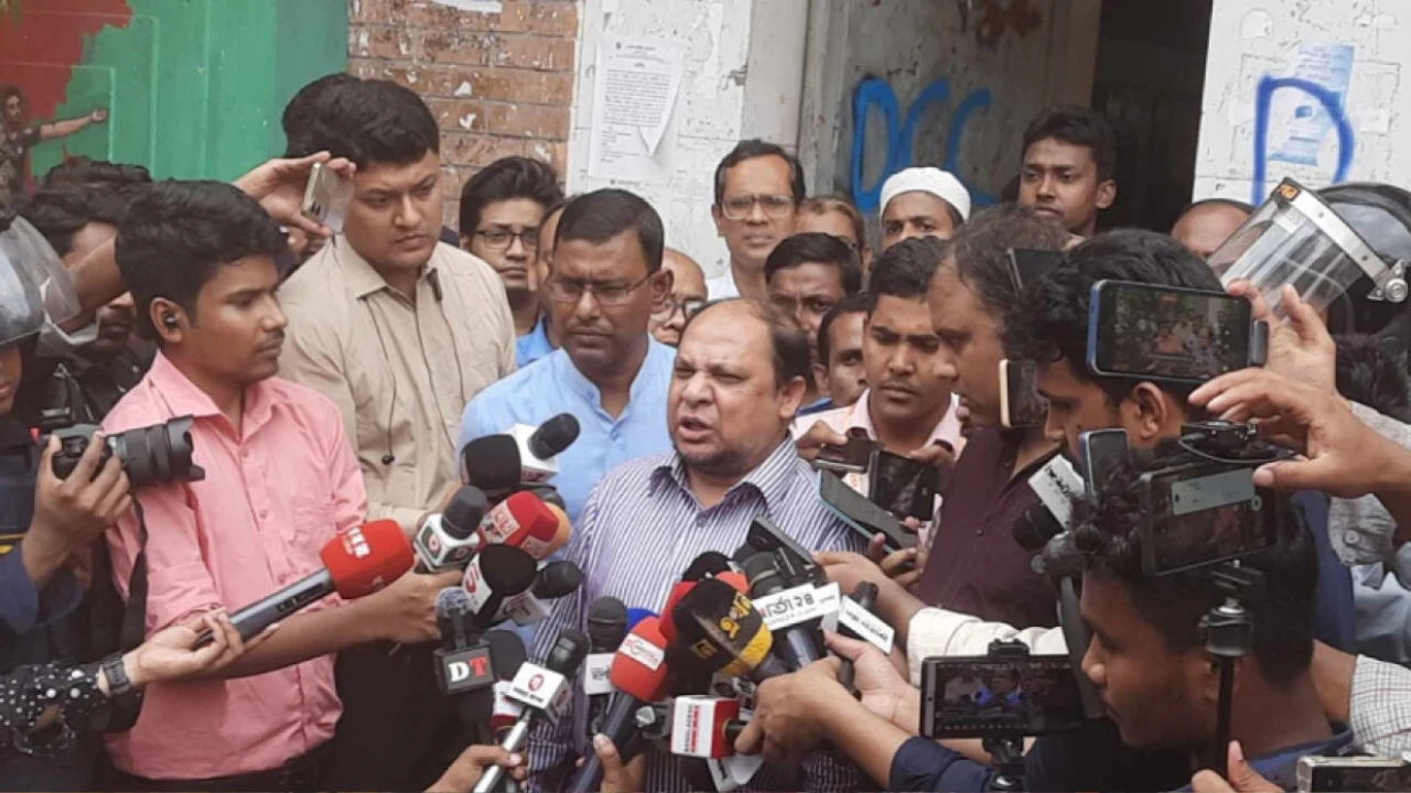 সিটি কলেজে ভাঙচুর, দেশবাসীর কাছে বিচার চাইলেন অধ্যক্ষ 