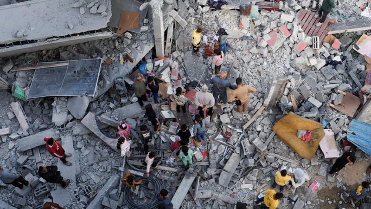 স্কুলে ইসরায়েলের বোমা হামলা, আগুন লেগে শিশুসহ নিহত ১০