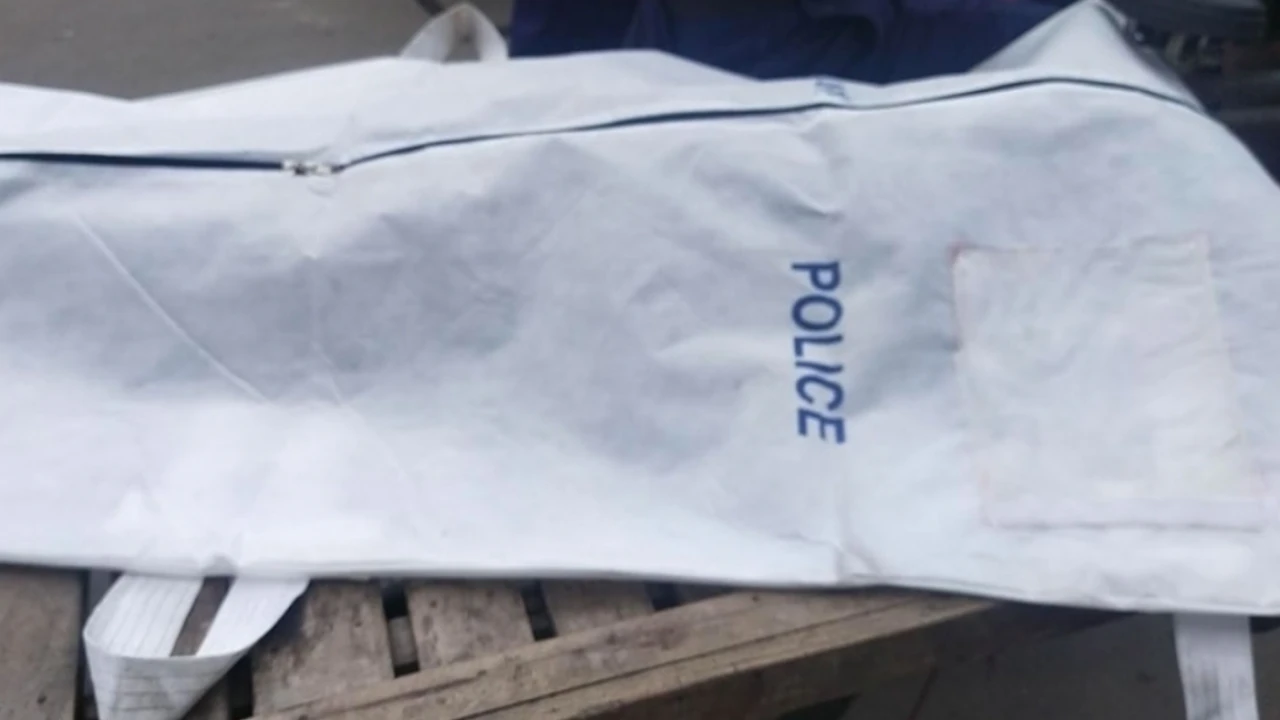 ফুলবাড়ীতে ট্রাক চাপায় নিহত ২