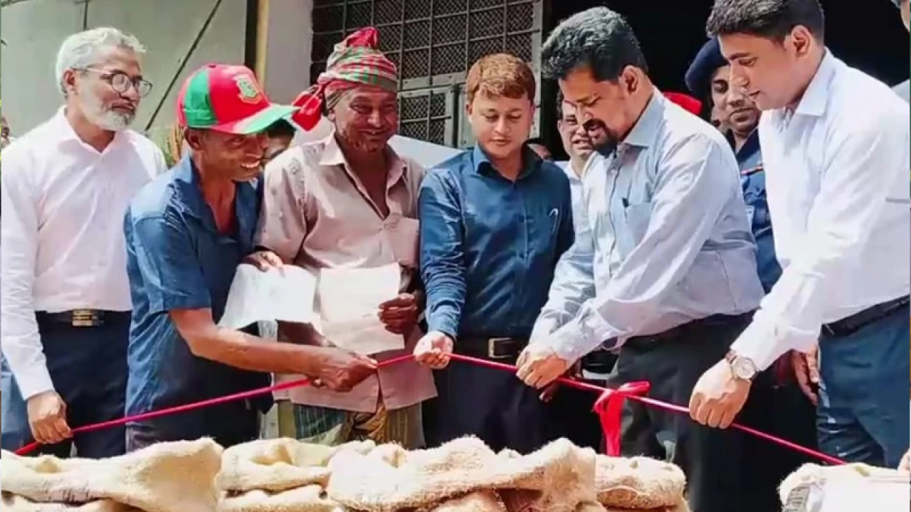 ভবিষ্যতে বাংলাদেশ হবে ক্ষুধা ও দারিদ্র্যমুক্ত: খাদ্যসচিব