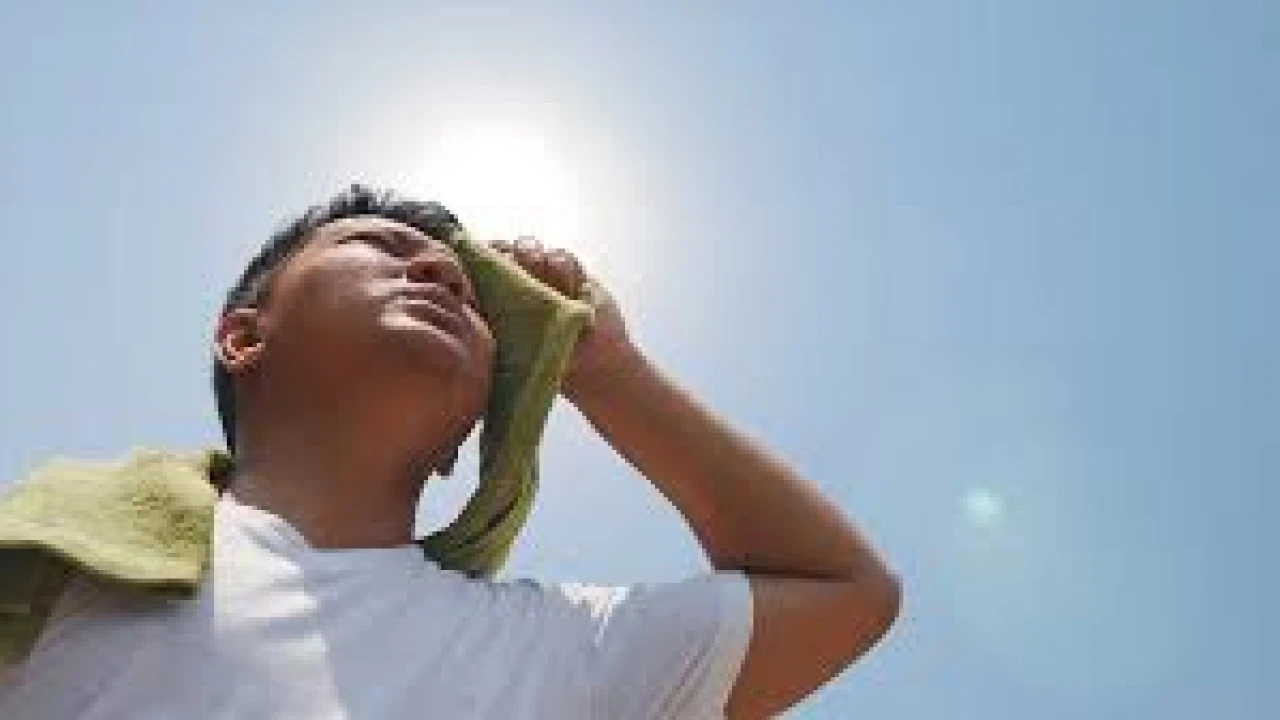 যেসব লক্ষণে বুঝবেন হিট স্ট্রোক হয়েছে