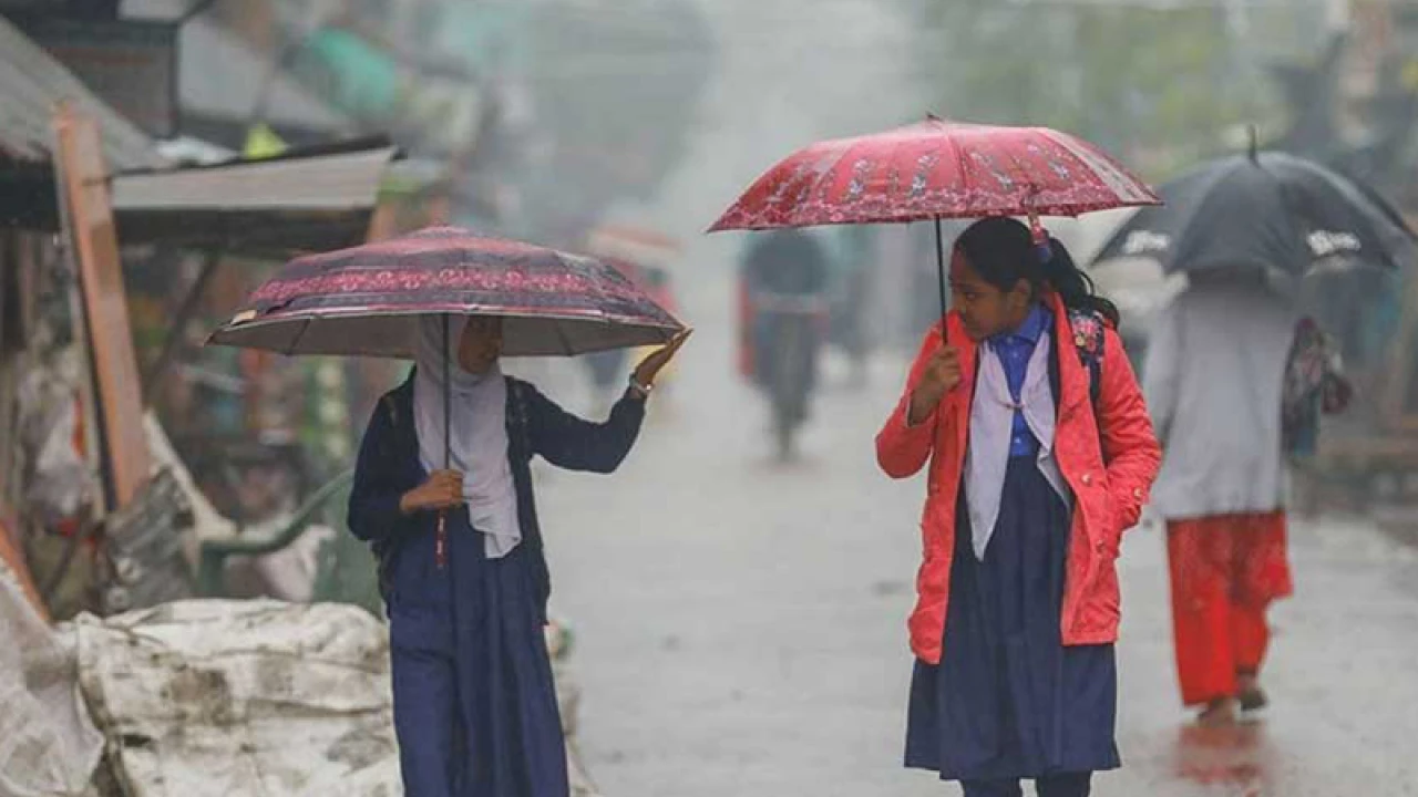  আবহাওয়া অধিদপ্তরের নতুন বার্তায় বজ্রসহ বৃষ্টি