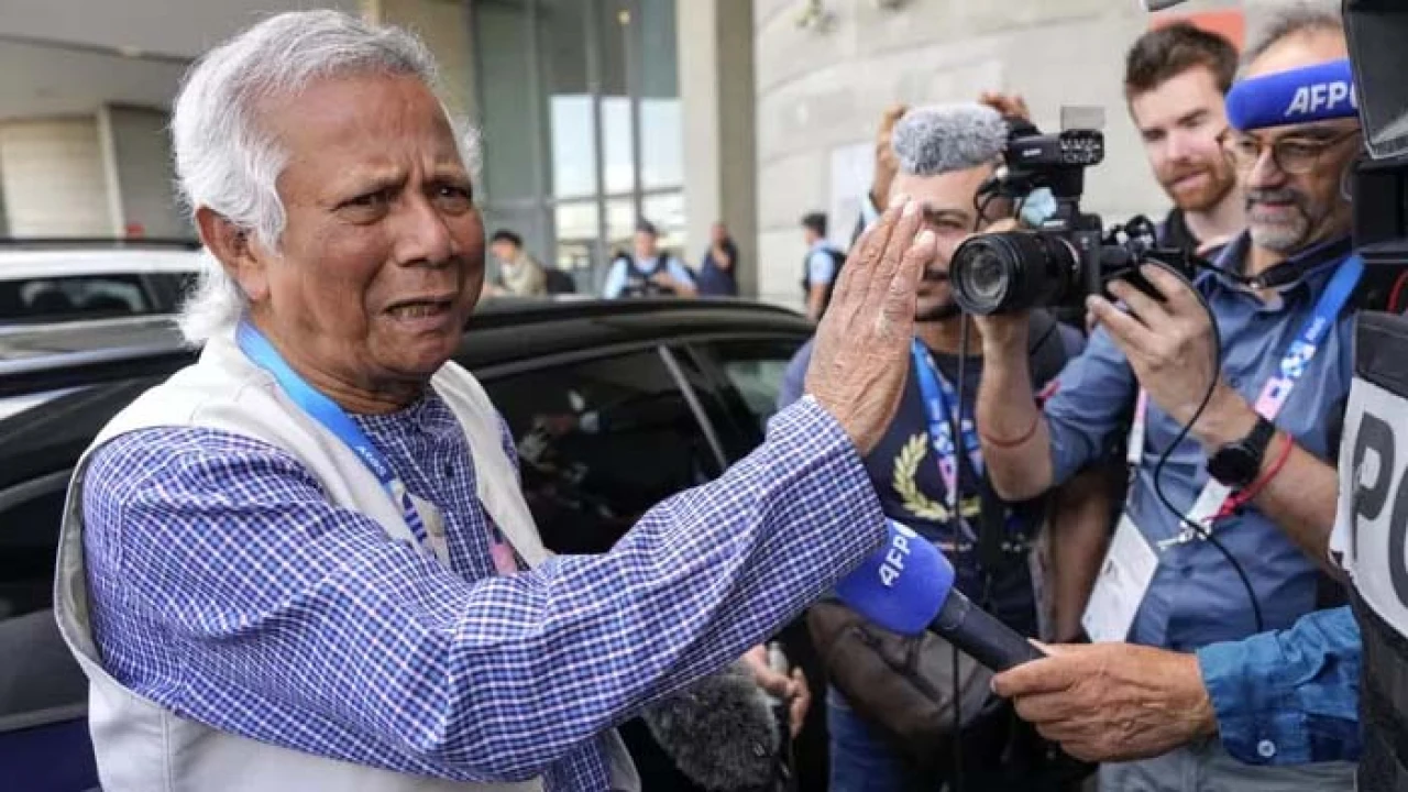 কাতার থেকে রোমে গেলেন প্রধান উপদেষ্টা