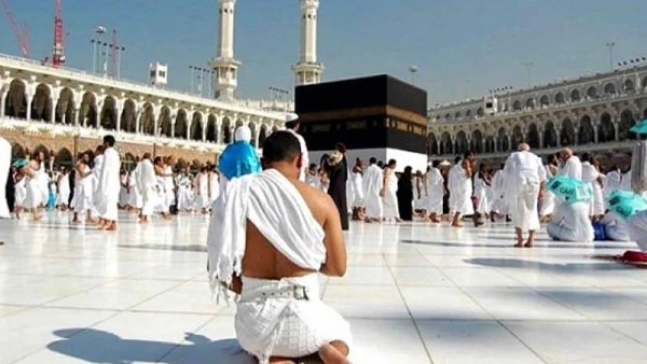 ঋণ থাকা অবস্থায় ওমরাহ করলে আদায় হবে?