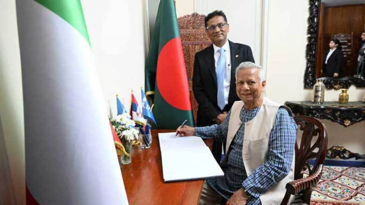 রোমে বাংলাদেশ হাউস পরিদর্শন করলেন প্রধান উপদেষ্টা