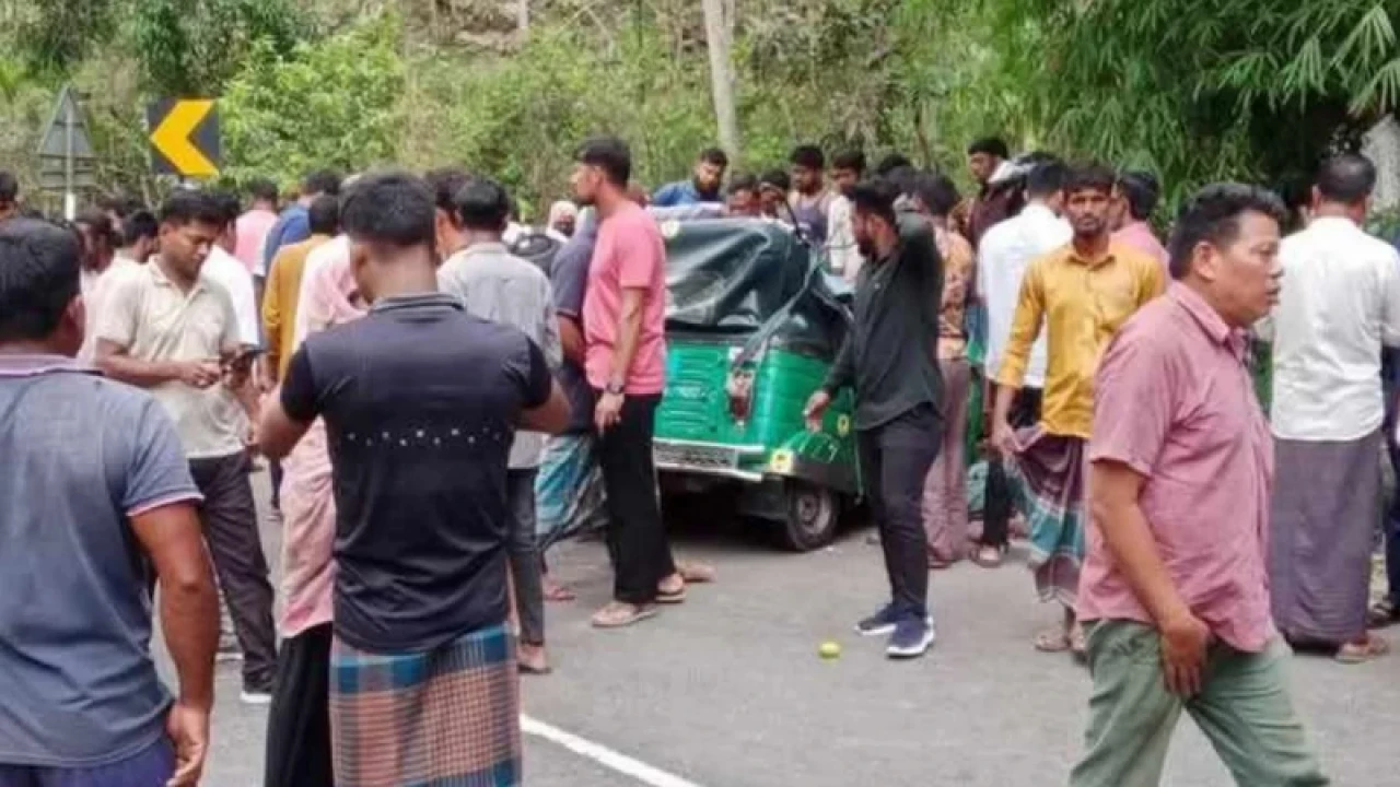 অটোরিকশা-পিকআপ সংঘর্ষে প্রাণ গেল ৫ জনের