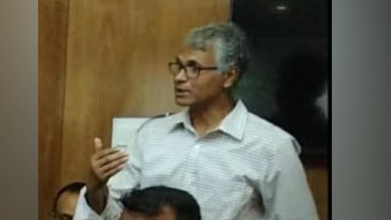 হাসিনার পক্ষে প্রশ্নকারীকে অব্যাহতি দিল চ্যানেল আই 