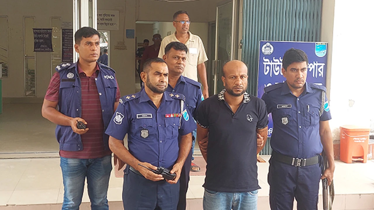 কালকিনিতে হাতকড়াসহ পালানো আসামি গ্রেপ্তার 