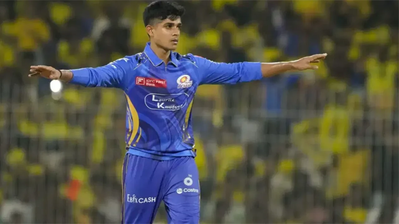 ছিটকে গেছেন মুম্বাইয়ের তরুণ স্পিনার