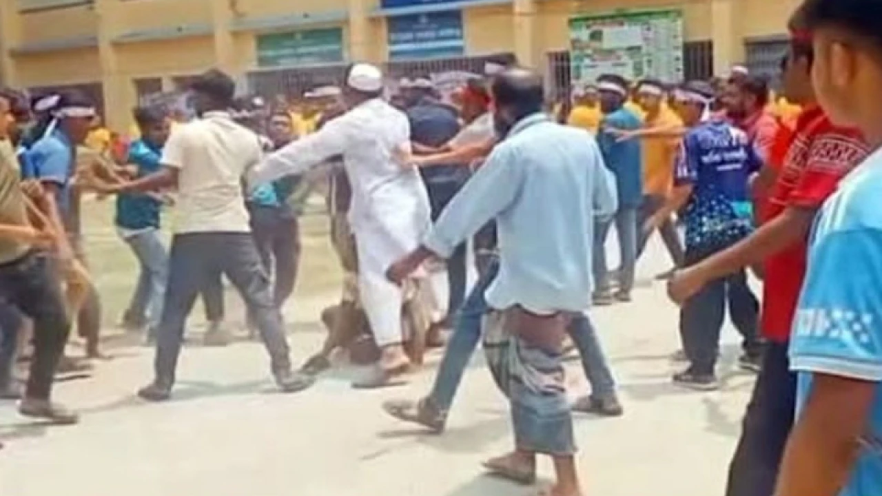 মে দিবসের অনুষ্ঠানে দুই গ্রুপের সংঘর্ষ, আহত ৫