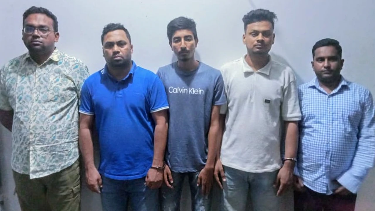 সাবেক স্বাস্থ্যমন্ত্রীর বাসা থেকে ছাত্রলীগ-যুবলীগের ৫ নেতা গ্রেপ্তার