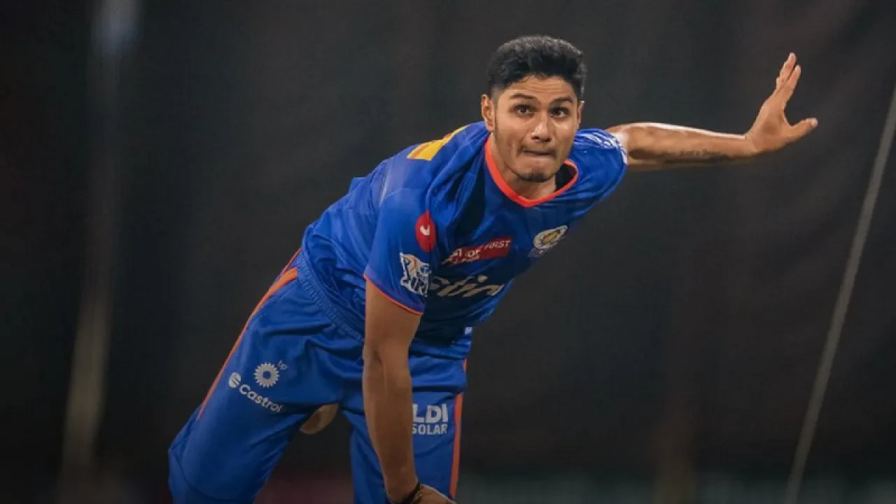 ভারতীয় ক্রিকেটারকে খুঁজছে পুলিশ