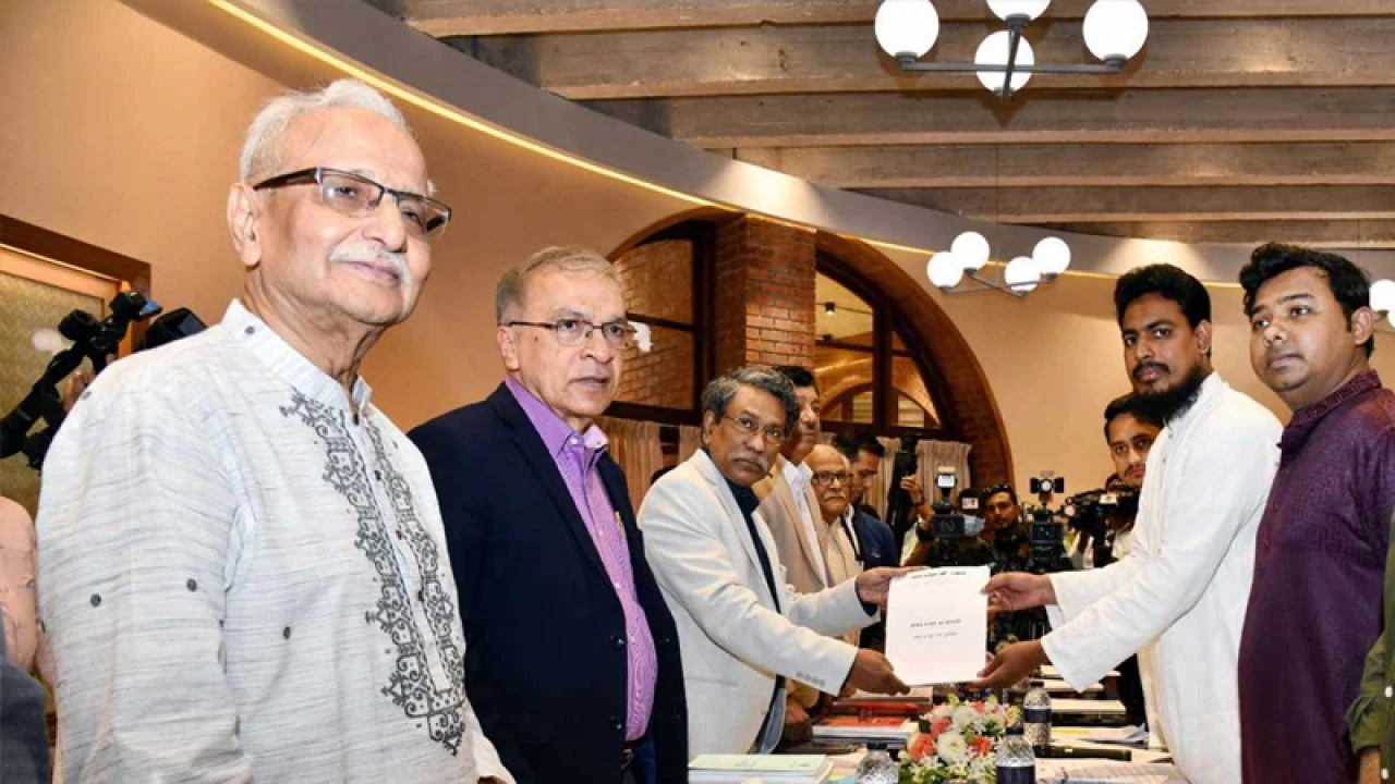 ১৫ মের মধ্যে দলগুলোর প্রাথমিক আলোচনা শেষ করতে চায় ঐকমত্য কমিশন 