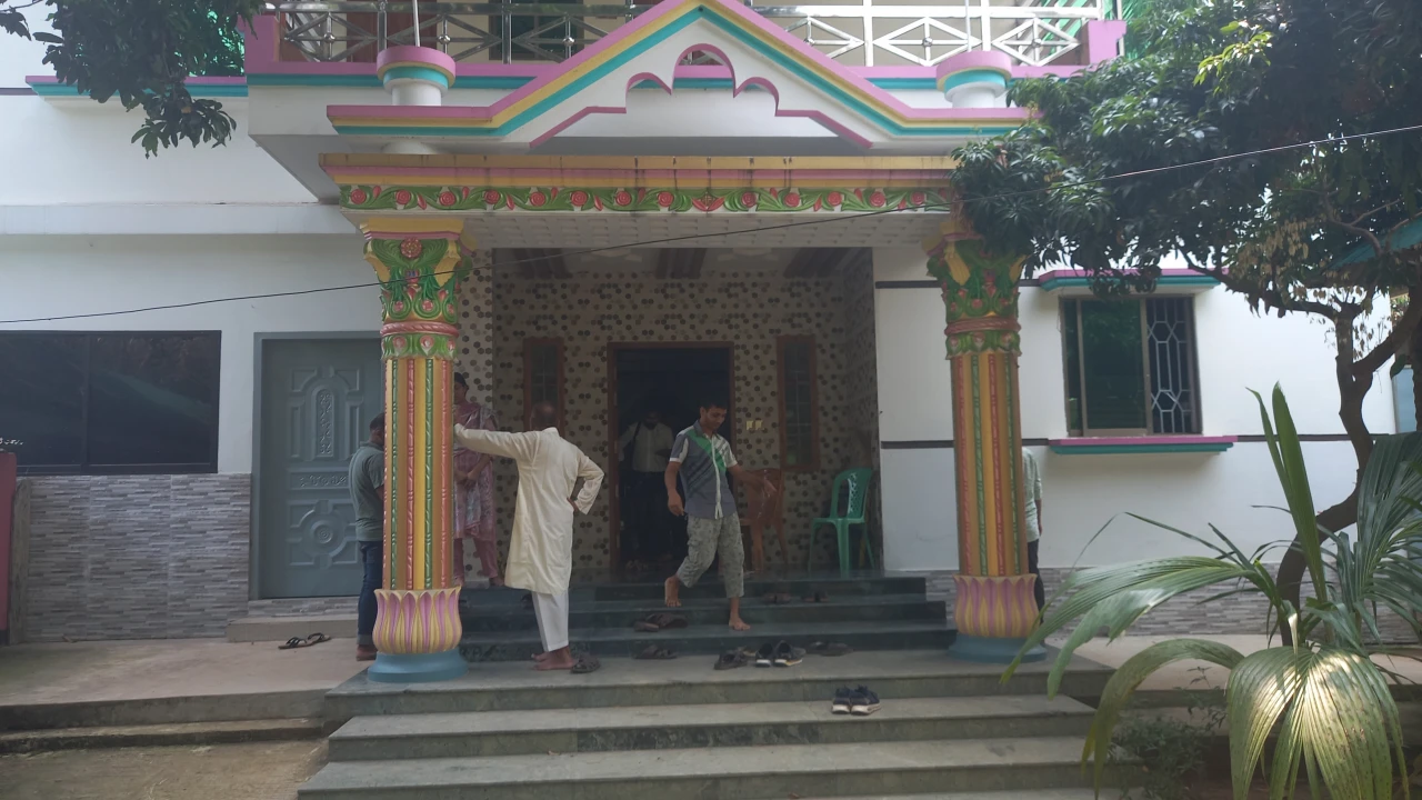 কালিয়াকৈরে দুর্ধর্ষ ডাকাতি, নগদ টাকা ও স্বর্ণালংকার লুট  