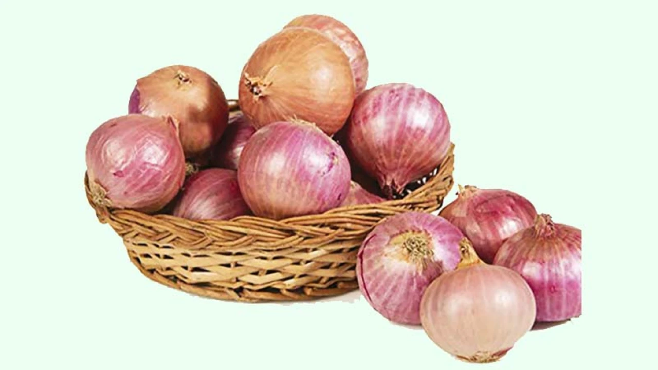 অসাধু মজুদদারের কারসাজি চড়ছে পেঁয়াজের বাজার