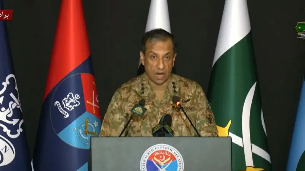 ভারতের ১২টি ড্রোন ধ্বংস করেছে পাকিস্তান