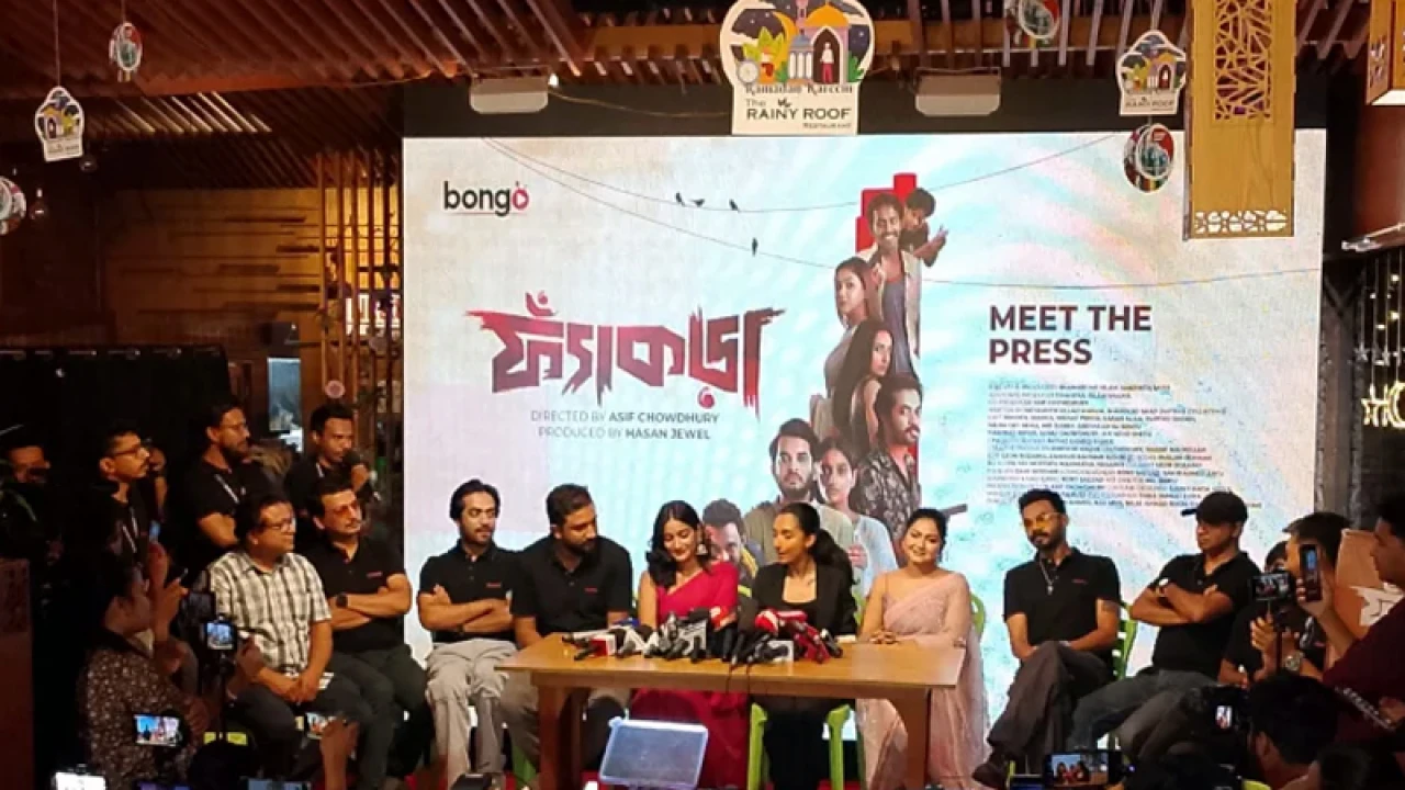 ‘শুটের ফাঁকে ফাঁকে ডাকাত পাহারা দিয়েছি’