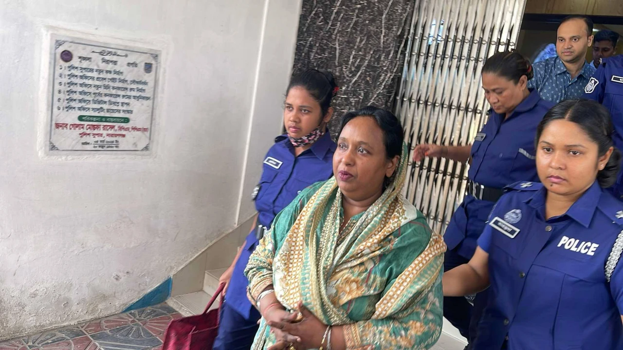 হত্যা মামলায় গ্রেপ্তার দেখিয়ে কারাগারে আইভী