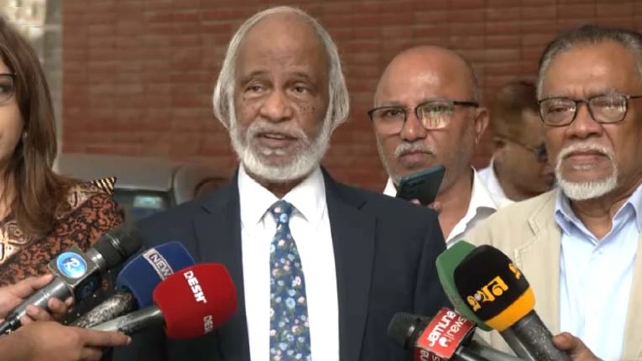 আ. লীগ নিষিদ্ধের বিষয়ে সিদ্ধান্ত নেবে জনগণ: মঈন খান