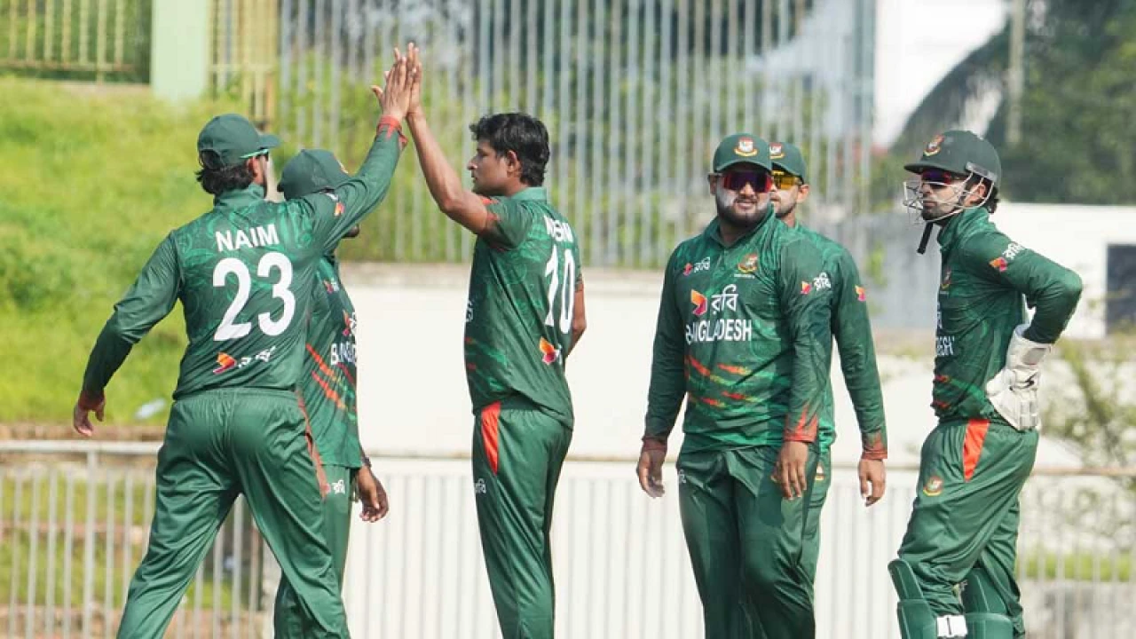 ব্যাটে-বলে দুর্দান্ত নাসুম, তবুও হোয়াইটওয়াশের স্বাদ পেল না বাংলাদেশ