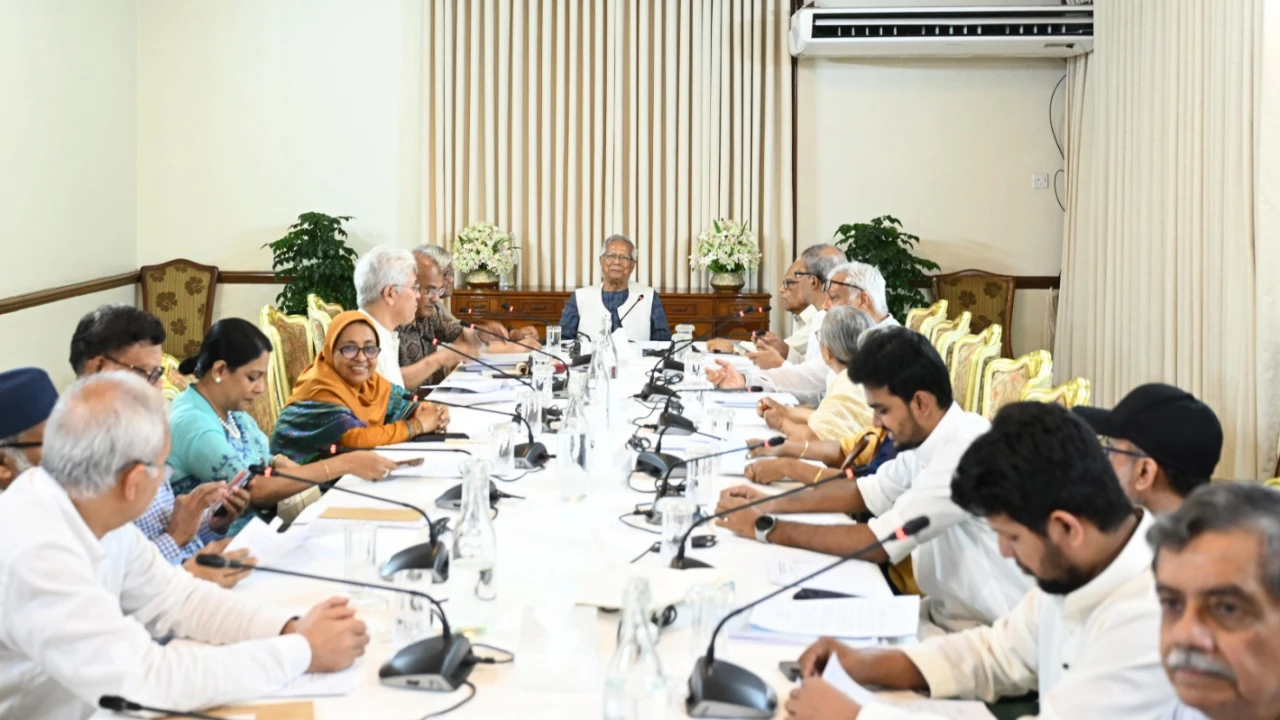 আওয়ামী লীগ নিষিদ্ধ নিয়ে আলোচনা করতেই উপদেষ্টা পরিষদের জরুরি বৈঠক 