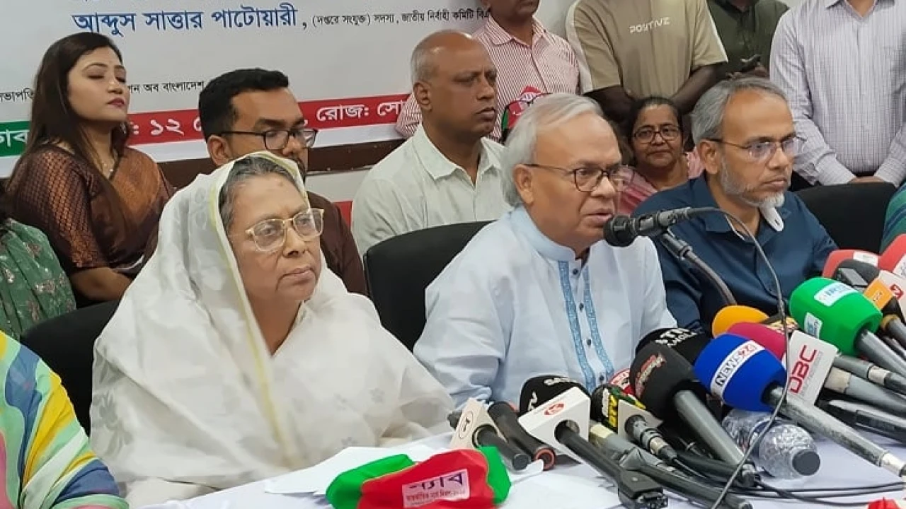 আবেগ নয়, ভবিষ্যতের দিকে তাকিয়ে সিদ্ধান্ত নিন: রিজভী 