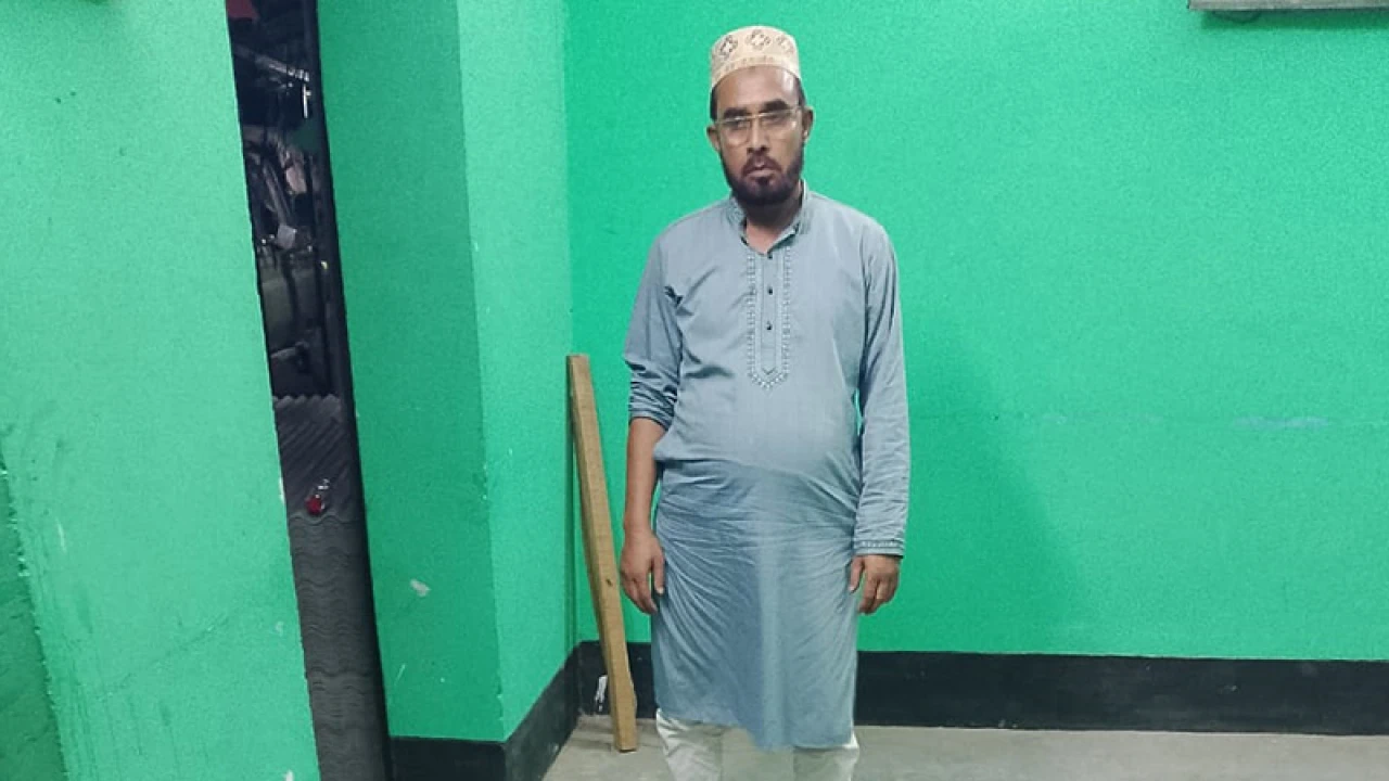 চাঁদাবাজিতে জড়িত বিএনপির সাবেক নেতা গ্রেপ্তার, অফিসে মিলল দেশীয় অস্ত্র