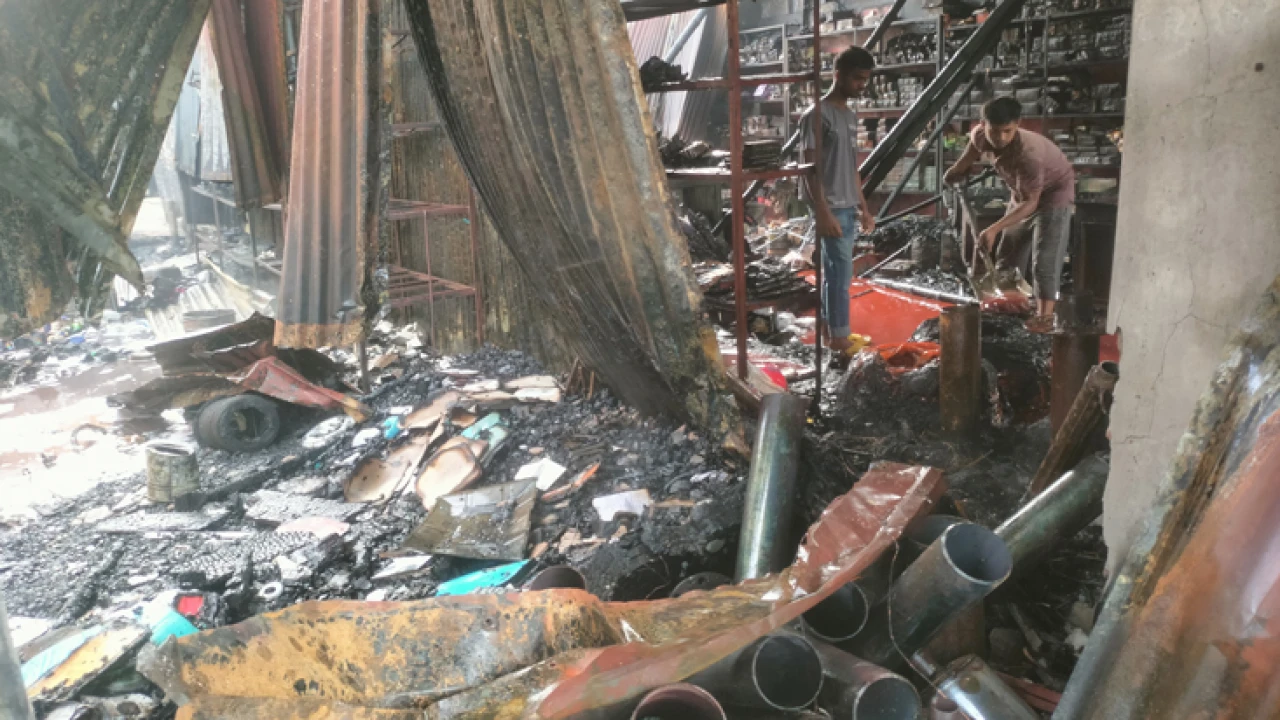 রাজবাড়ীর কালুখালী বাজারে আগুন, ২ কোটি টাকার ক্ষয়ক্ষতি