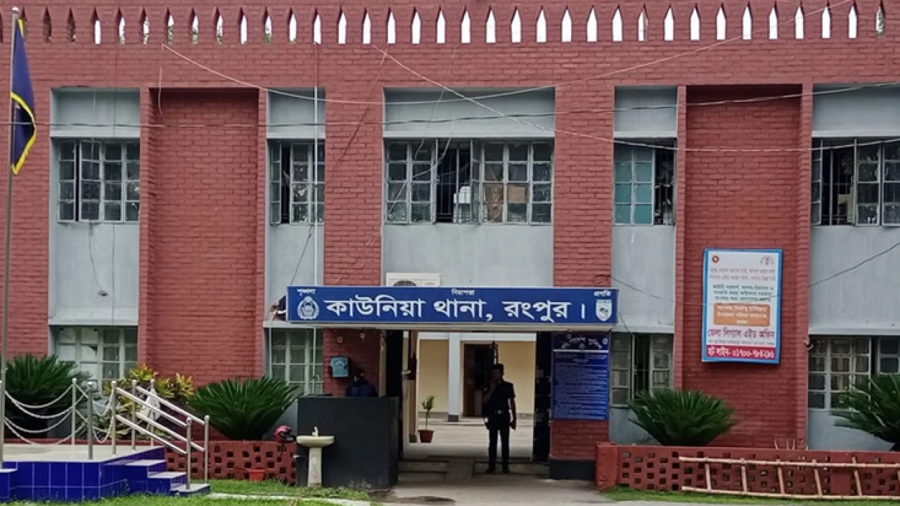 বাসের ধাক্কায় এসএসসি পরীক্ষার্থীসহ একই পরিবারের ৩ জনের মৃত্যু 