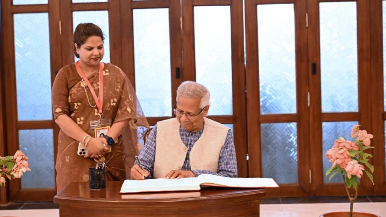 চট্টগ্রাম হার্ট ফাউন্ডেশন হাসপাতালের জন্য জমি বরাদ্দের দলিল হস্তান্তর