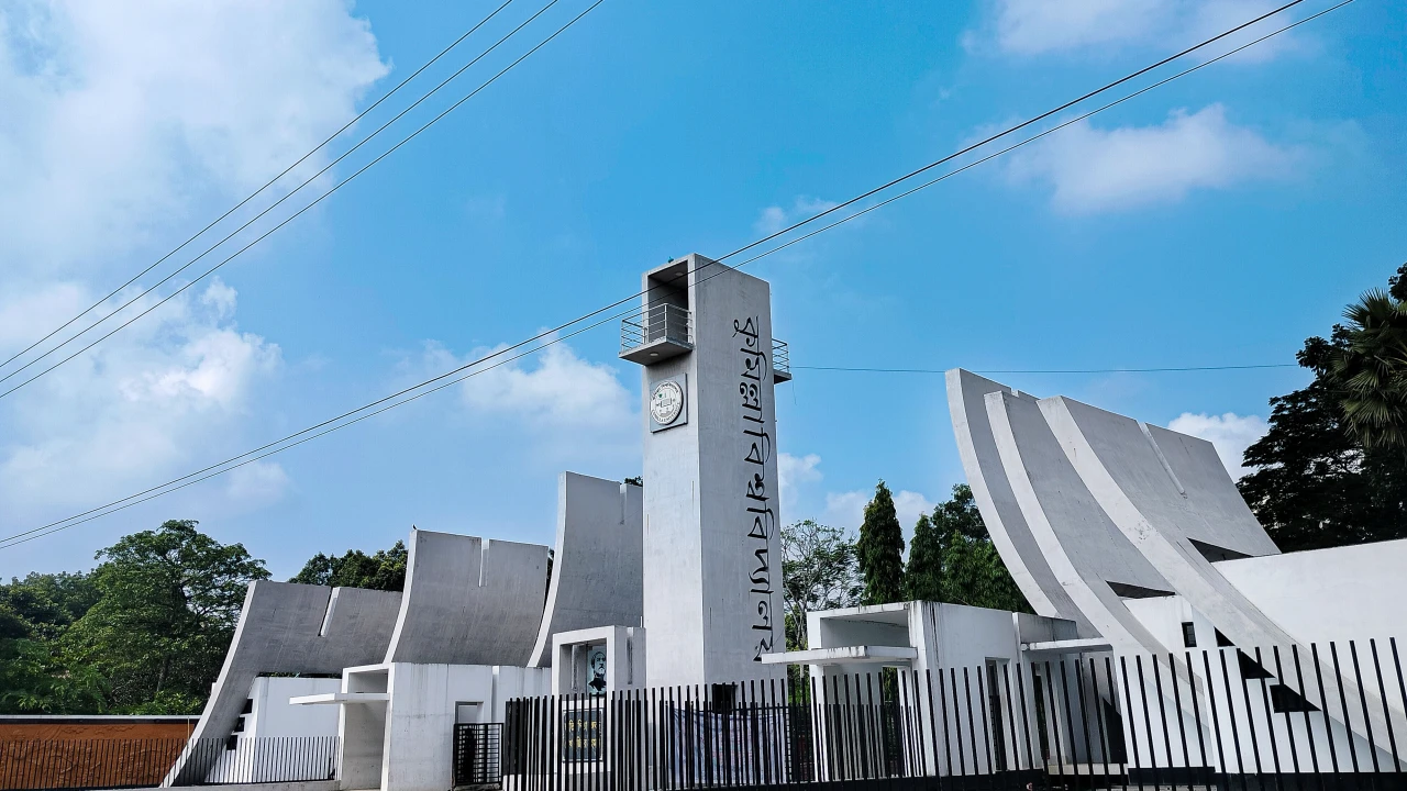 চুরির অভিযোগে কুমিল্লা বিশ্ববিদ্যালয়ের ২ ছাত্র বহিষ্কার 