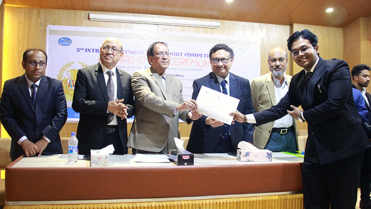 ইন্টারন্যাশনাল ল’ মুট কোর্ট প্রতিযোগিতায় সাফল্য, ইস্টার্ন ইউনিভার্সিটির শিক্ষার্থীদের সংবর্ধনা
