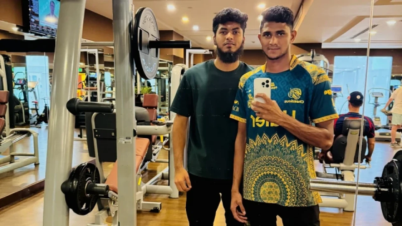 তিন দিন দুবাই বিমানবন্দরে আটকে ছিলেন রিশাদ-নাহিদ