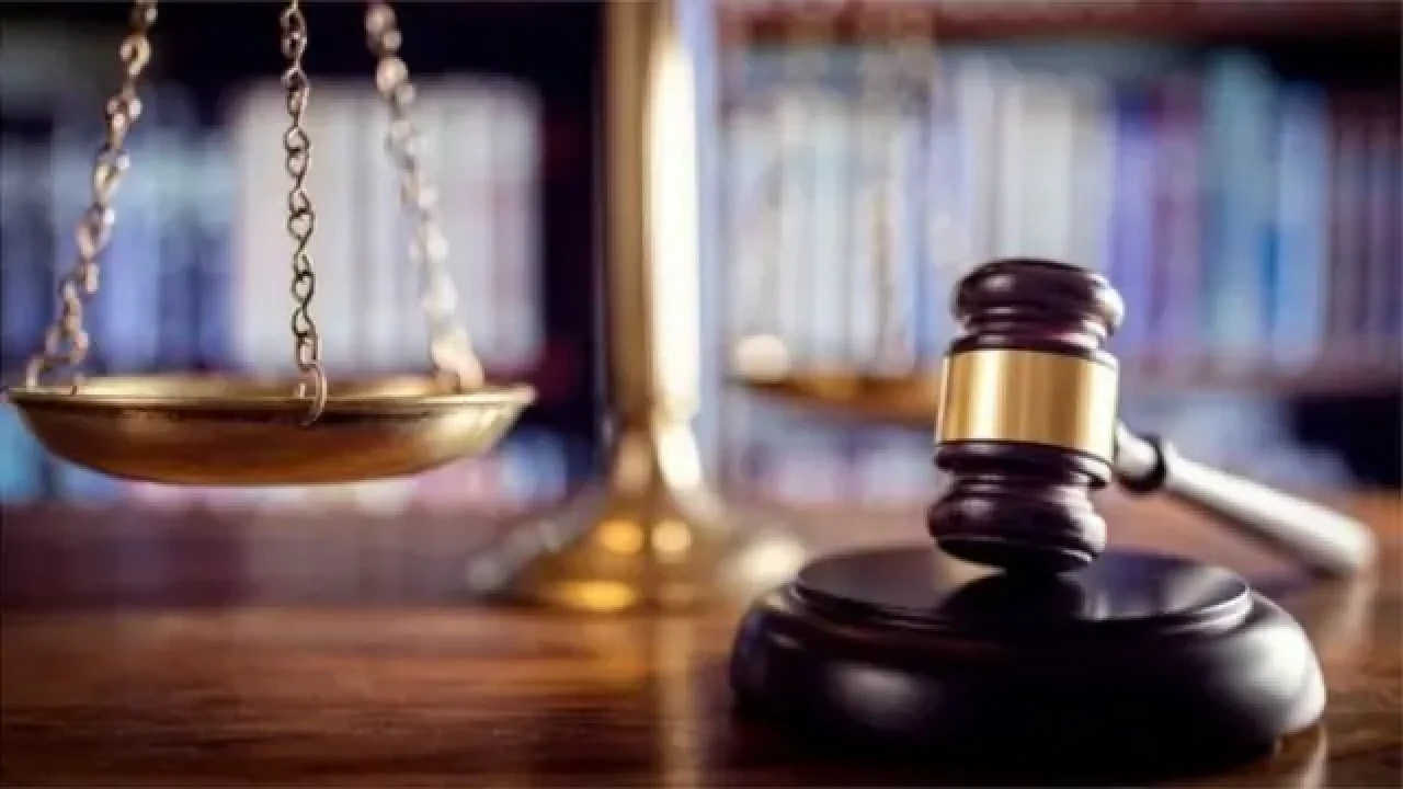 দুদকের সাবেক ৩ চেয়ারম্যানের নামে মামলার আবেদন