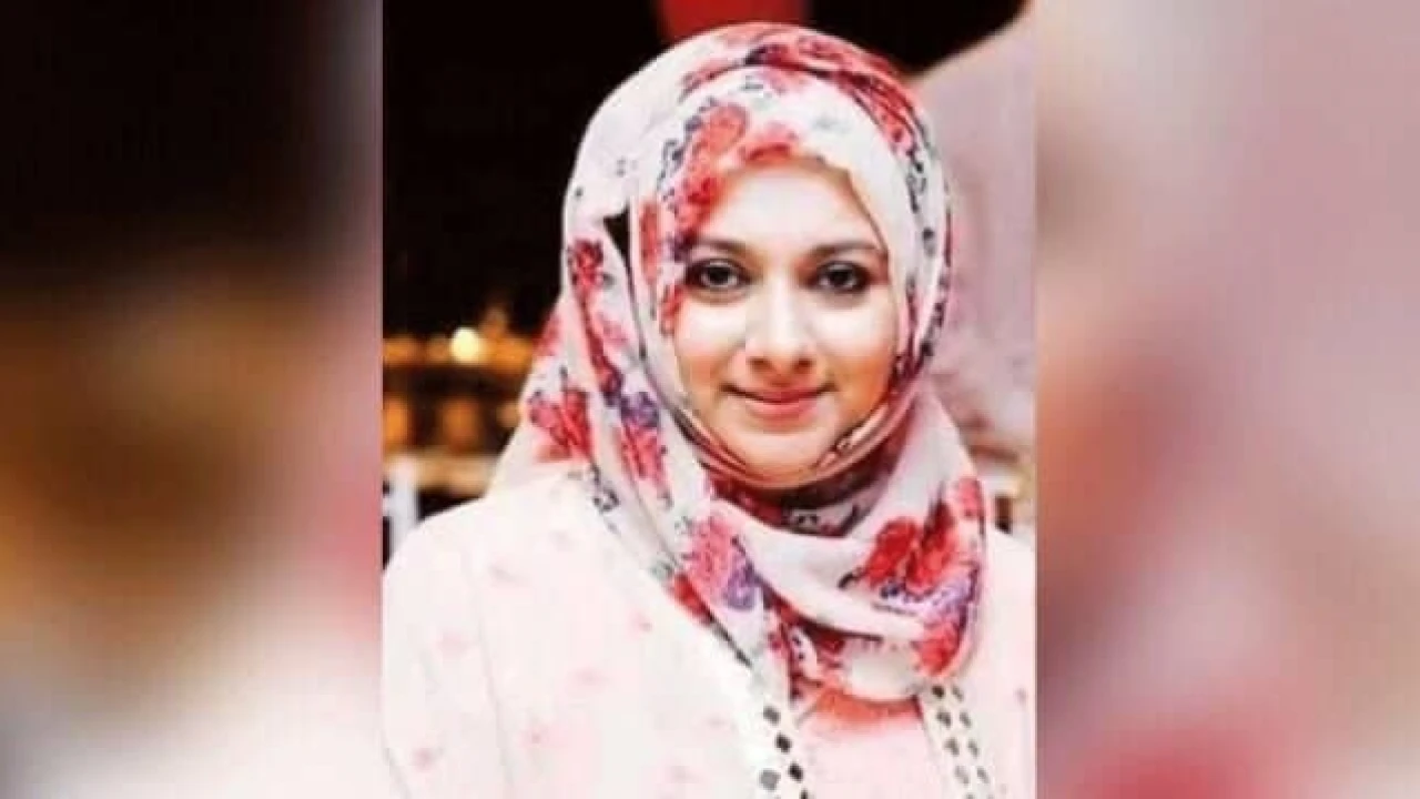 দেশ ছাড়লেন পার্থর স্ত্রী