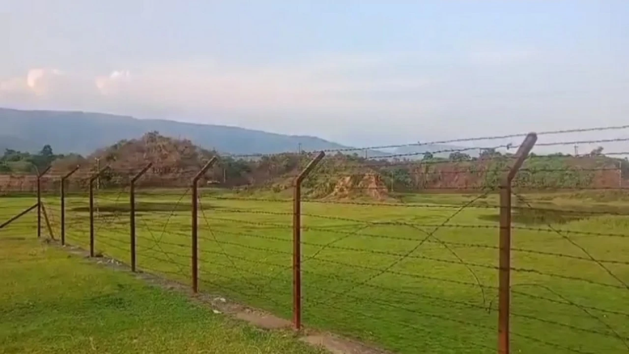 সীমান্তে বিএসএফের গুলিতে বাংলাদেশি যুবক আহত