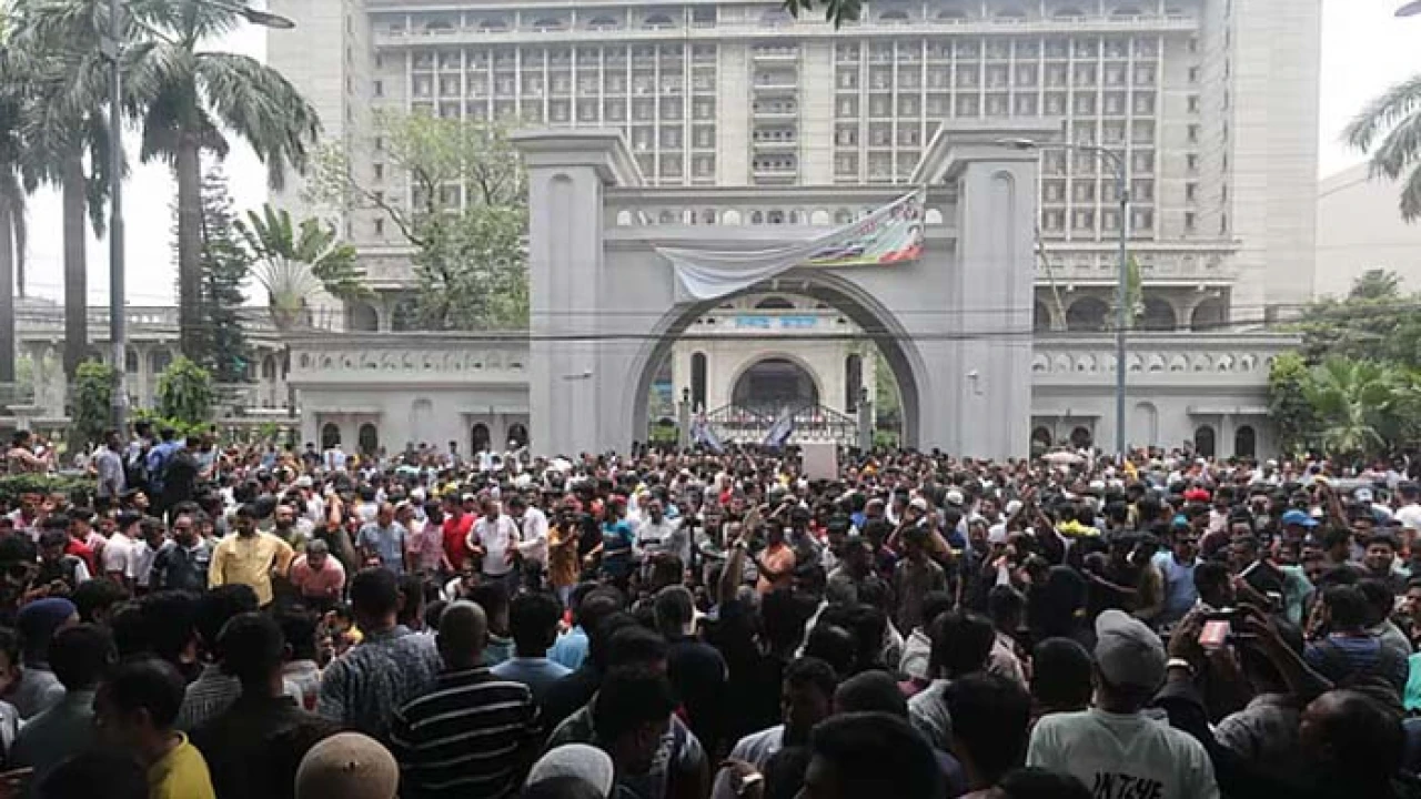 দাবিতে উত্তাল নগর ভবন এলাকা, ‘ব্লকেড’ কর্মসূচি শুরু