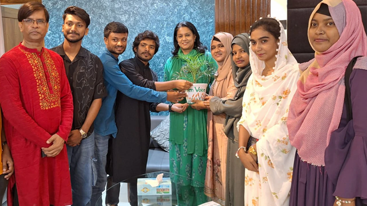 পলিথিনের পরিবর্তে ‘যে অভ্যাস’ গড়ে তুলতে বললেন পরিবেশ উপদেষ্টা