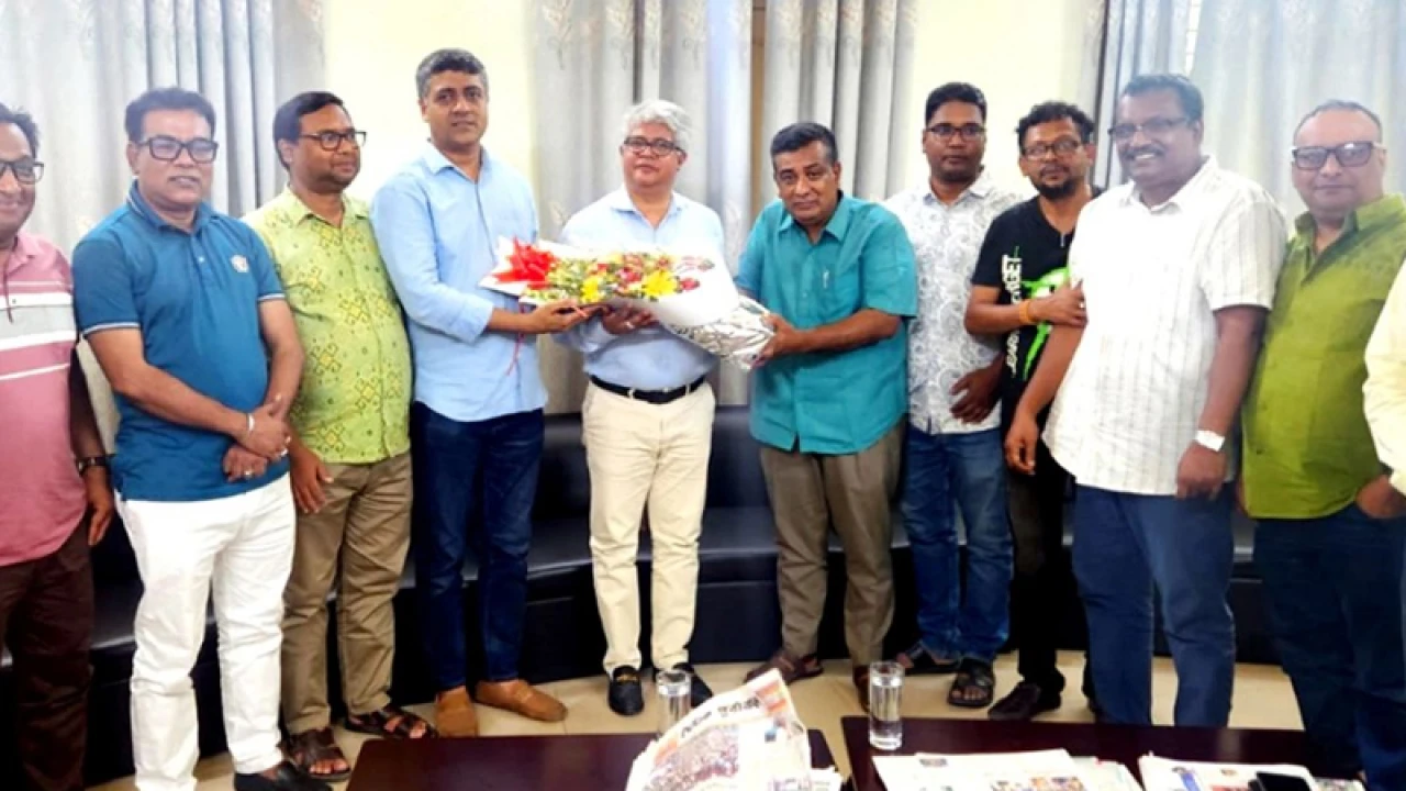 খুলনা প্রেসক্লাবে বিএনপি নেতা পারভেজ মল্লিকের মতবিনিময় সভা