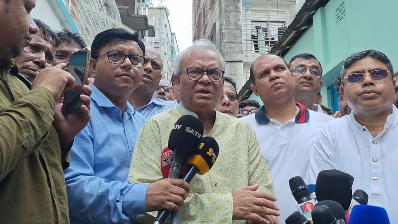 ‘কেন যেন অন্তর্বর্তী সরকারের বৈশিষ্ট্য শেখ হাসিনার সঙ্গে মিলে যাচ্ছে’