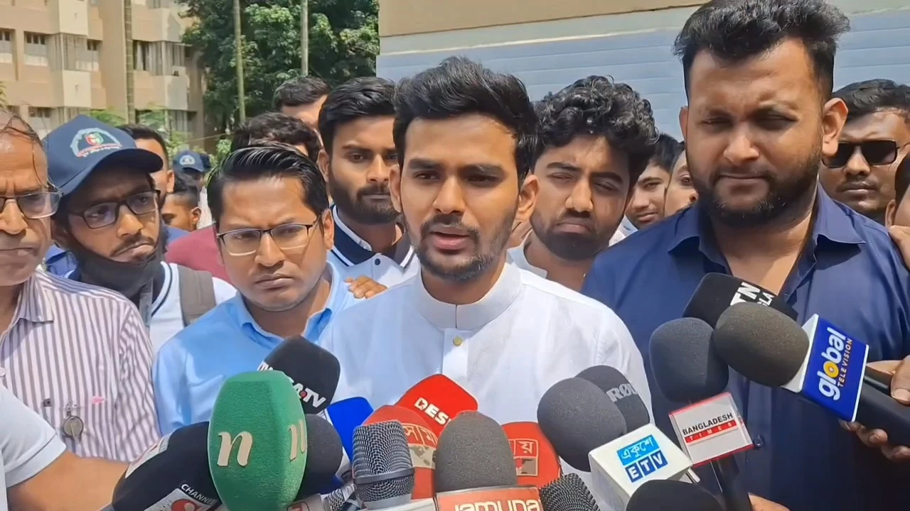 ইশরাক হোসেনের শপথ নেওয়ার বিষয়ে যা বললেন আসিফ মাহমুদ